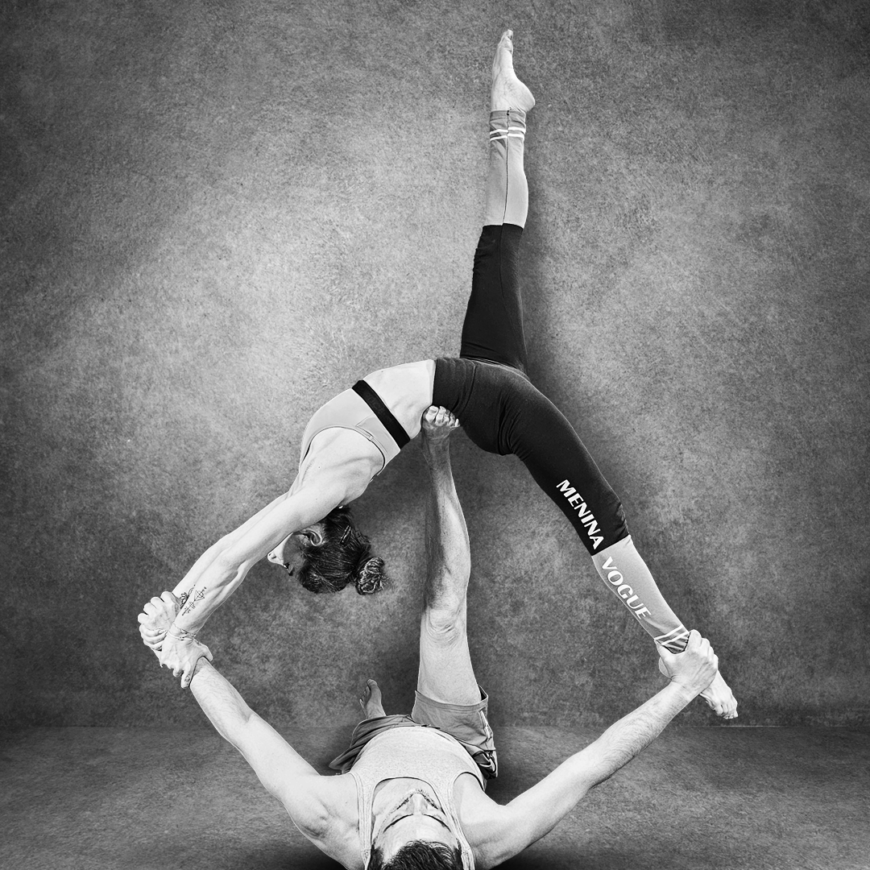 ACRO YOGA